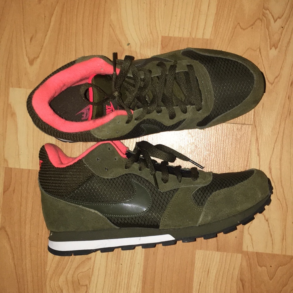 COPY - NIKE MD RUNNER 2 MID